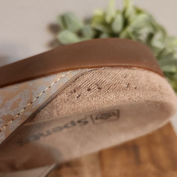 Spenco Size 9D Women's Hampton Suede Flip-Flop‎ Sandals - Picture 10 of 11